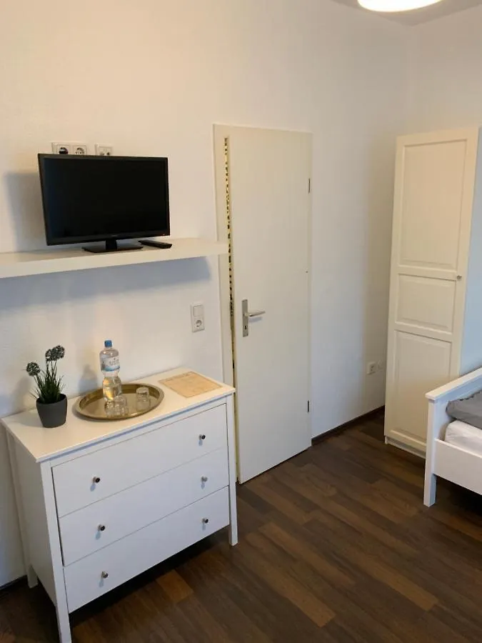 Bed and Breakfast Zum Armen Mann Дюссельдорф 2*,  Германия